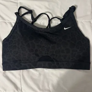 Nike Dri-Fit Sparkly Cheetah Print Workout Set thumbnail 2