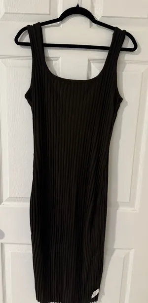 Elegant Hunter Green Sleeveless Dress thumbnail 1