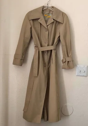 Vintage Beige Tan Khaki English style long sleeve trench coat with belt. Great condition thumbnail 1