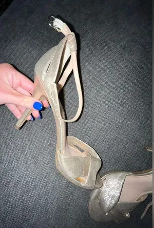 Gold Heels Size 10 thumbnail 2