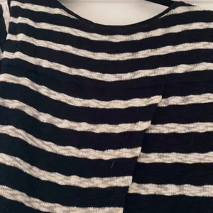 White House Black Market Black Stripe Flowing Sweater Top Women's Medium thumbnail 7