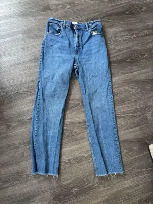 Abercrombie High-Rise Jeans Ultra Straight thumbnail 1
