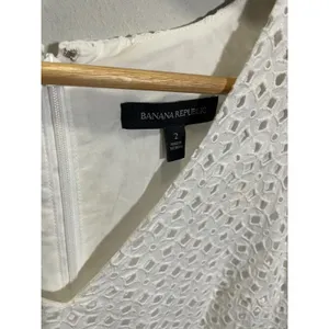 Banana Republic Eyelet Mini Dress Womens 2 White V-Neck Drop Waist Summer Lace thumbnail 4