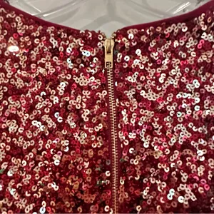 Lulus Prize-Winner Sequin Long Sleeve Crop Top Women's‎ Medium Burgundy Holiday thumbnail 9