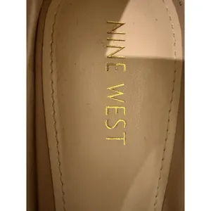 Nine West Nude Pointed Toe Pumps Classic Beige Heels Size 9.5 EUC thumbnail 12
