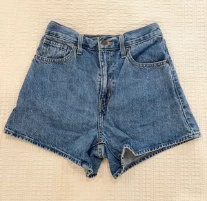 Levi’s high waisted mom shorts medium wash size 24 thumbnail 1