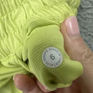 Lululemon Hotty Hot Shorts Low Rise 4" Yellow Vibe Athletic Athleisure Women's 6 thumbnail 5