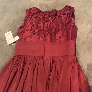 Woman’s A-Line V-Neck Chiffon Prom Bridesmaid or Formal Dress Size 8 NWT thumbnail 10
