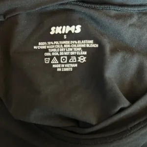 SKIMS Fits Everybody (G12) NWT Long Sleeve Crew Neck Bodysuit Onyx M thumbnail 5