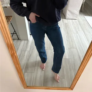 Abercrombie & Fitch Mid Rise 90s Straight Jeans Medium Wash Size 28 Regular thumbnail 5
