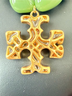 Tory Burch | Gold Plated Icon Pendant Necklace w/Green Beads | Magnetic Closure thumbnail 5