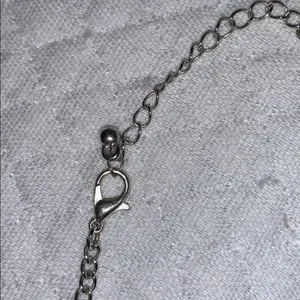 🐝 Unbranded Silver Shape Necklace 🐝 thumbnail 3