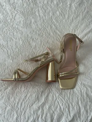 Amazon Gold heels thumbnail 2