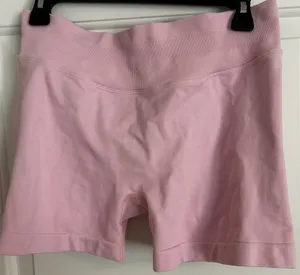 stretchy pink yoga shorts Size L thumbnail 1