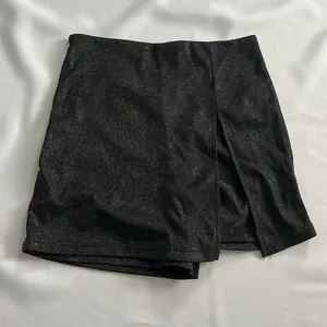 NWT SHEIN BAE Glitter Skort‎ thumbnail 4