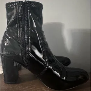 Steve Madden Emison-S black boots thumbnail 1