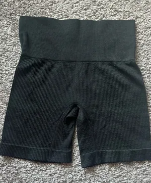 Colsie Black Ribbed High-Waist Athletic Bike Shorts thumbnail 1