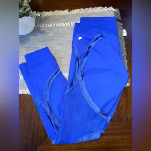 Woman’s size small fabletics leggings thumbnail 1
