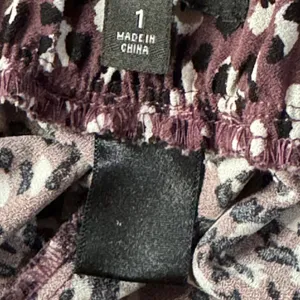 Torrid SZ 1 (1X-Large) Taper Crepe Pants Stretch Leopard Hi-Rise Pleated Purple thumbnail 8