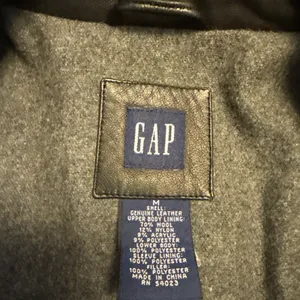 Vintage Black Leather Jacket from GAP Classic Shirt Collar Full Front Zip Close thumbnail 4