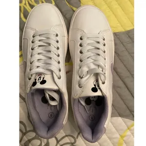 Disney Mickey Mouse Character Court Ladies' Sneakers Lavender Sz 8 thumbnail 3