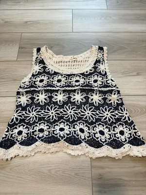 POL Round Neck Sleeveless Floral Pattern Crochet Top Blue thumbnail 4