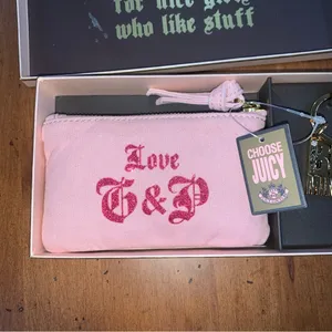 Retro Juicy Couture Pam & Gela Wristlet Wallet with Silver Heart Key Chain thumbnail 4