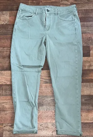 American Eagle Outfitters Light Green Cropped Jeans thumbnail 1