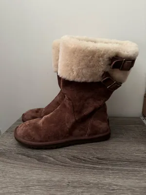 EUC UGG “Beckham” Suede Boots, in Chestnut, sz 8 thumbnail 2