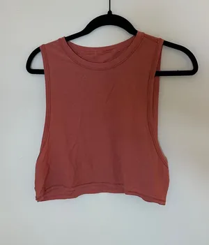 Lululemon Cropped Workout Tank thumbnail 1