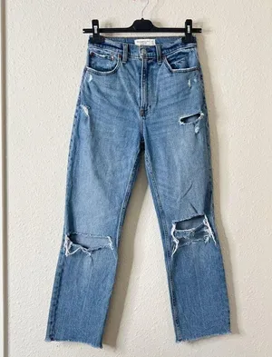 Abercrombie & Fitch The Ankle Straight Ultra High Rise Distressed Jeans Size 26 thumbnail 2