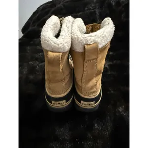 Sorel Womens Caribou Waterproof Snow Boots Buff Tan lace Up Size 7 Nubuck Rubber thumbnail 3