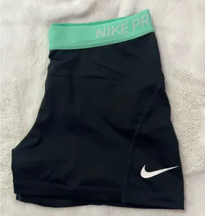 Nike pro shorts thumbnail 1