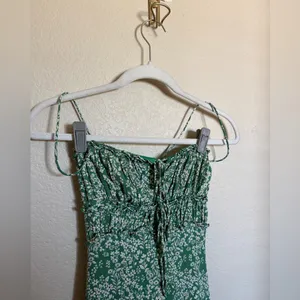 ASTR THE LABEL Amalea‎ Floral Midi Dress Size Small in green thumbnail 3