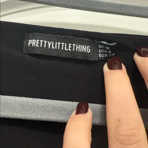 Pretty little thing long sleeve cropped top thumbnail 2