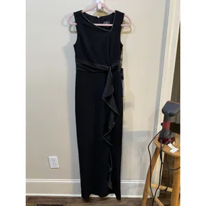 Adrianna Papell Women's Ruffled Gown Size 4 Black Ruffle‎ Asymmetrical Neckline thumbnail 5