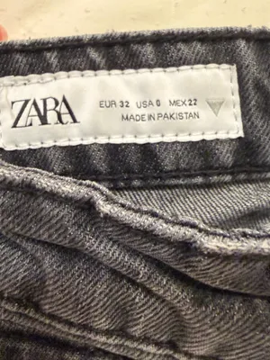 Zara barrel jeans  thumbnail 2