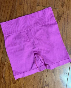 sicoozoe pink/ purple High Waist Tummy Control Yoga Shorts- size Medium thumbnail 1