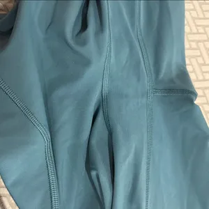 Lululemon Teal High-Waisted Leggings size 6 thumbnail 9