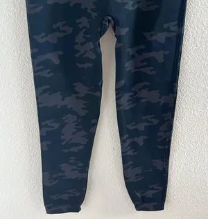 NWT SPANX Look at Me Now LAMN Legging Black Camo Medium thumbnail 3