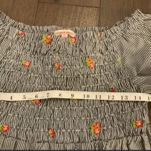 Floral smocked shirt size XL thumbnail 4