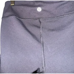 Lululemon Low Rise Capri Leggings Women's 6 Black Basic Yoga Workout‎ Textured thumbnail 6