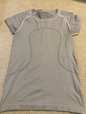 Lululemon Swiftly Tech Short Sleeve 2.0 thumbnail 1