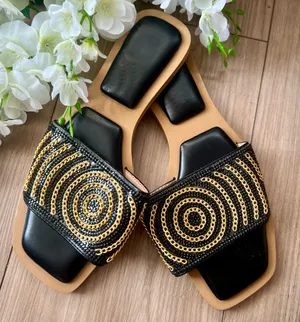 NEW Rhinestone & Chain Sandals Black Size 6.5 thumbnail 1