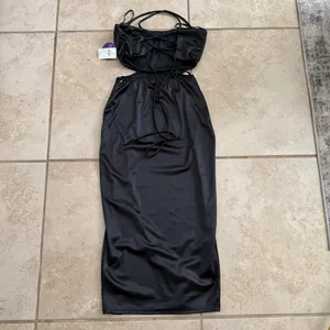 Windsor Leona Satin Lace-Up High Slit Midi Dress Small thumbnail 6