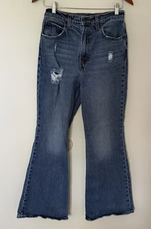 Levis Premium 70s Super High Rise Flare Slim Medium Wash Denim Blue Jeans Sz 28 thumbnail 1
