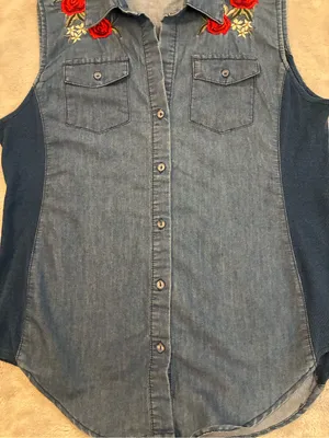 Women’s Cavalini Denim Sleeveless Button-Down Shirt - Red Rose Embroidery Size M thumbnail 5