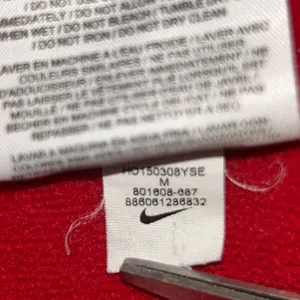✅ Nike Crimson Hoodie with Ebony Swoosh excellent condition women size M thumbnail 12