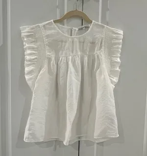 White ruffled sleeve blouse Size M thumbnail 1