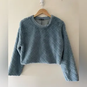 Zara Blue Quilted Soft‎ Faux Fur Fleece Cropped Crewneck Sweatshirt Sweater thumbnail 5